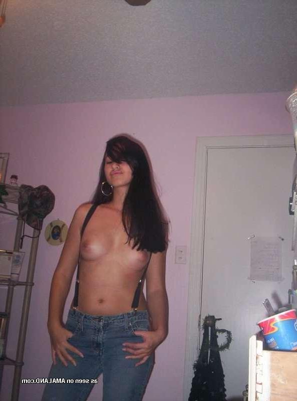 16P Skanky horny hottie sucks on her boyfriend's cock