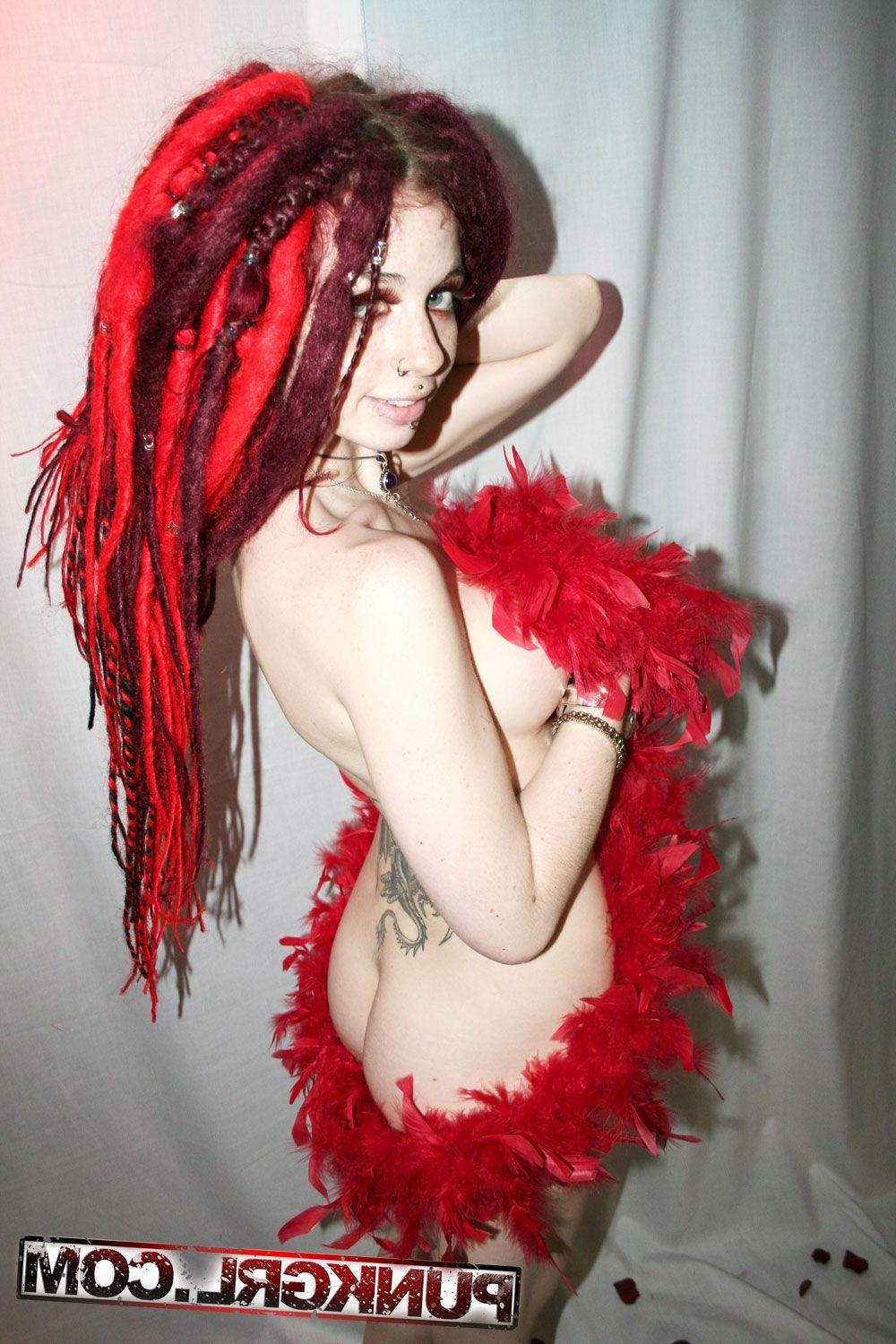 20P Pictures of teen girl Fae giving you some gothic romance