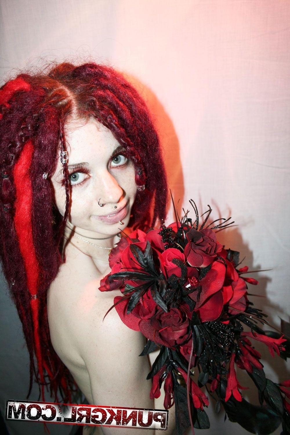 20P Pictures of teen girl Fae giving you some gothic romance