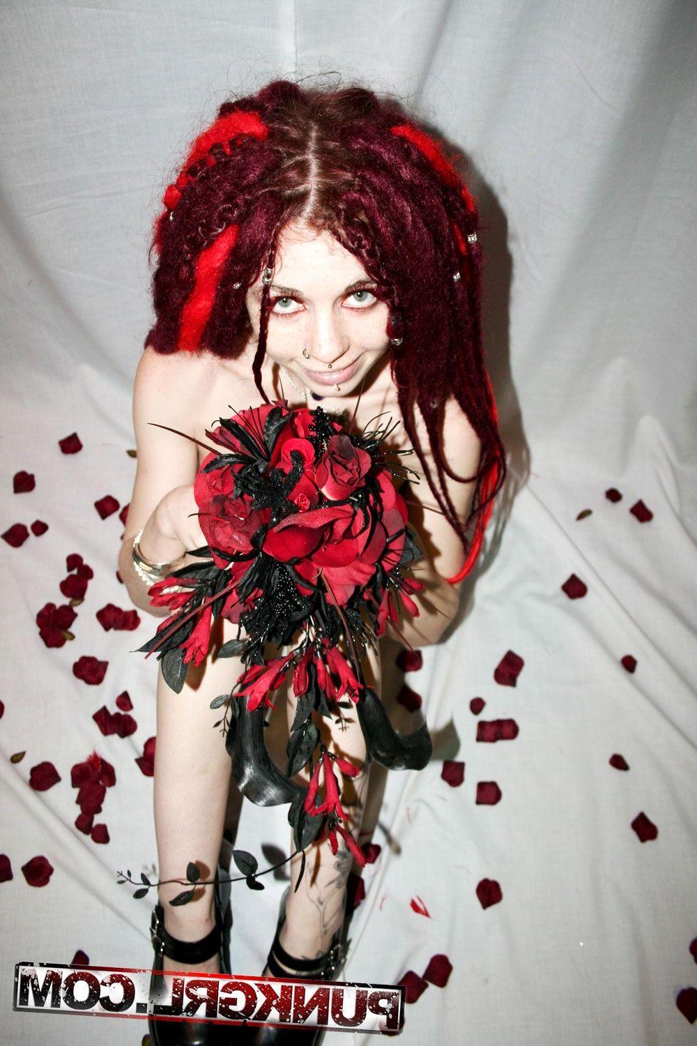 20P Pictures of teen girl Fae giving you some gothic romance