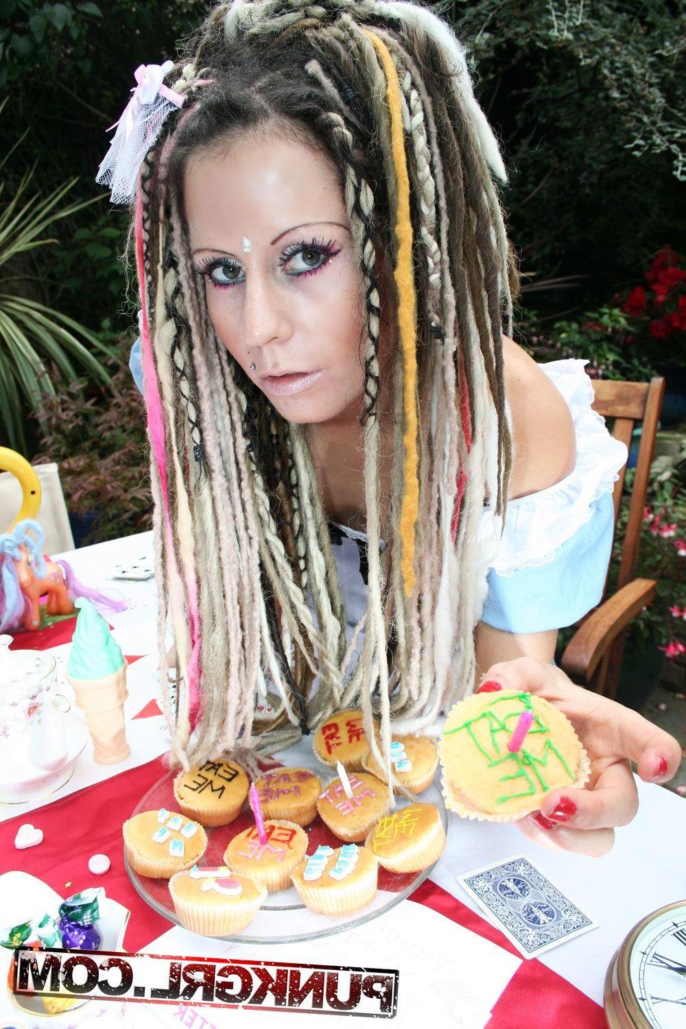 20P Pictures of punk girl Blink taking a trip to wonder land