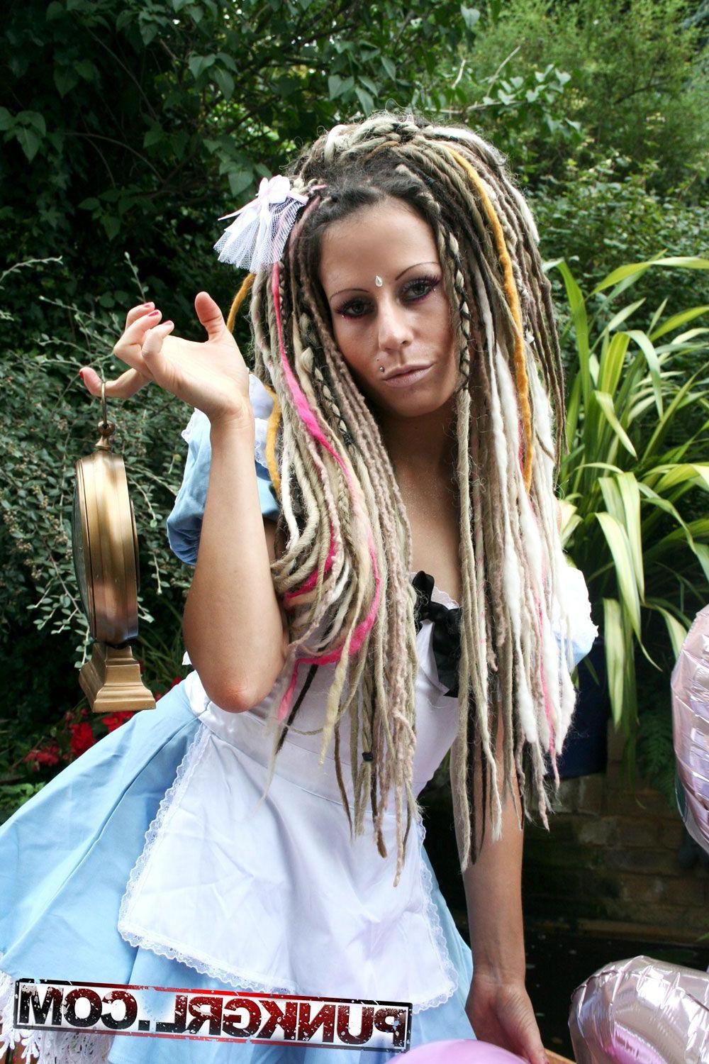 20P Pictures of punk girl Blink taking a trip to wonder land