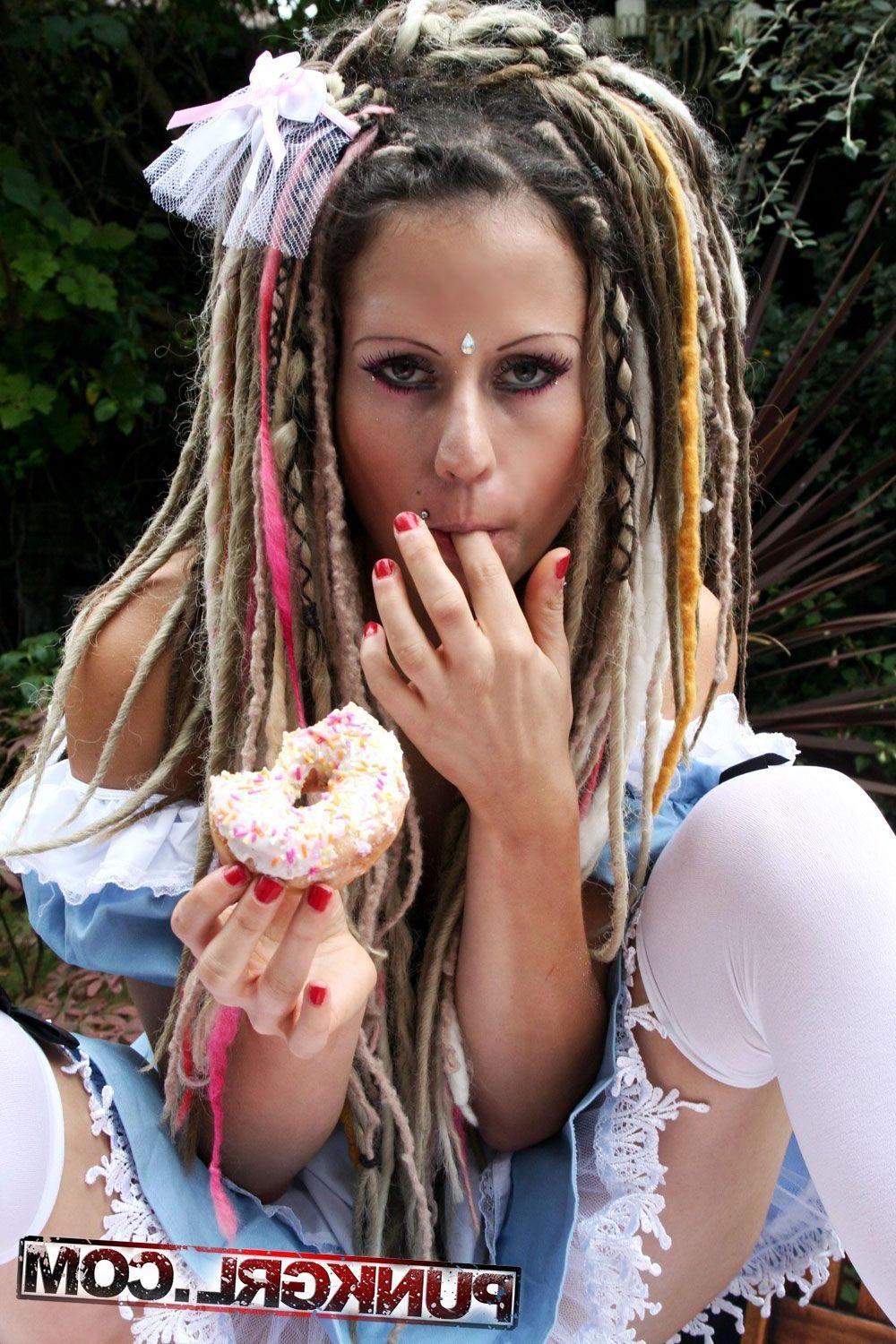 20P Pictures of punk girl Blink taking a trip to wonder land