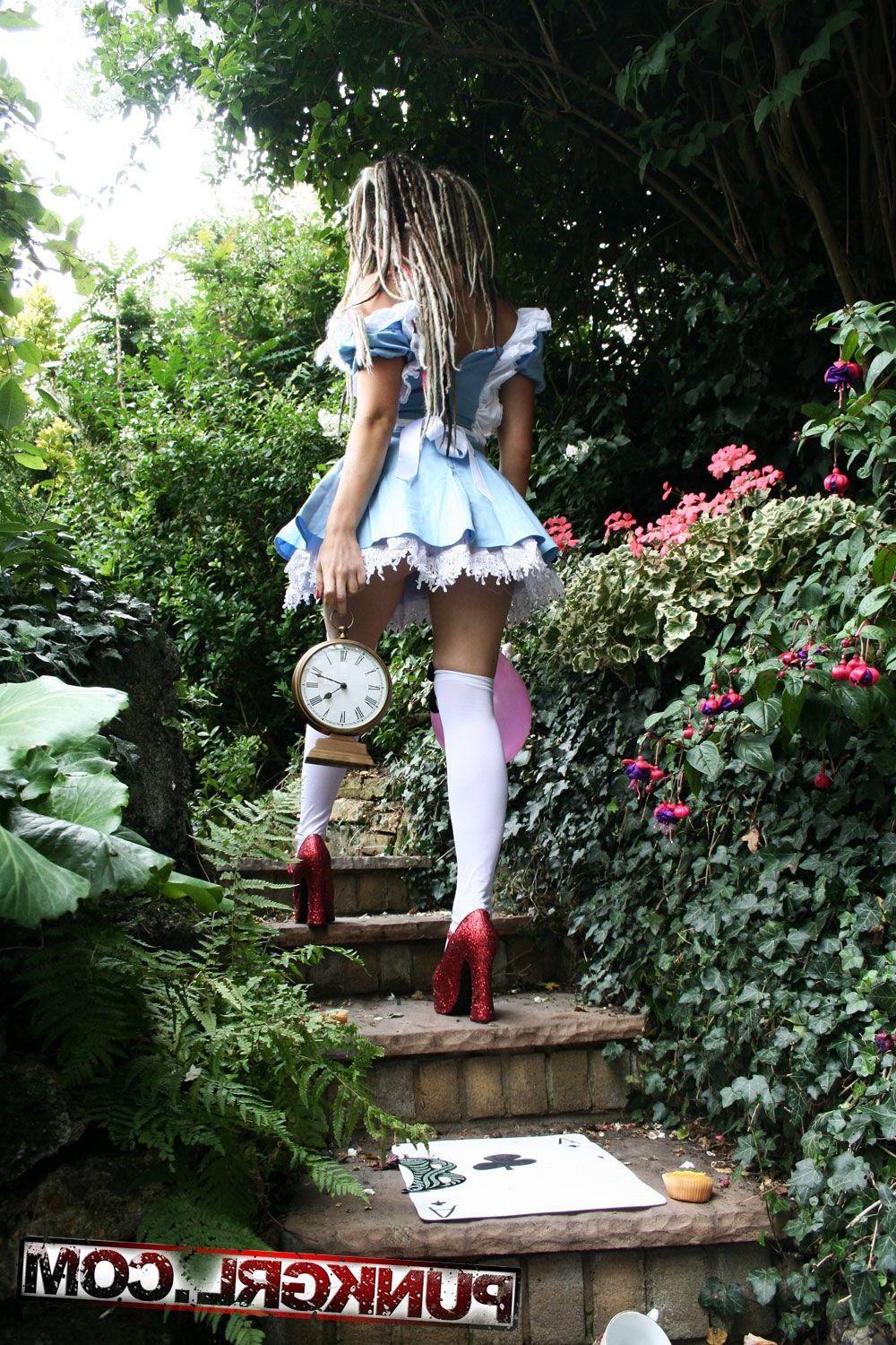 20P Pictures of punk girl Blink taking a trip to wonder land