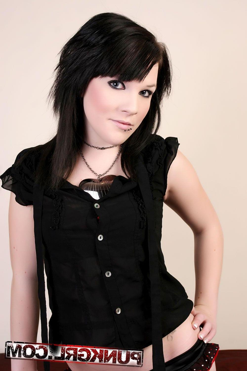 20P Pictures of teen punk girl Pixie wearing sexy fishnets