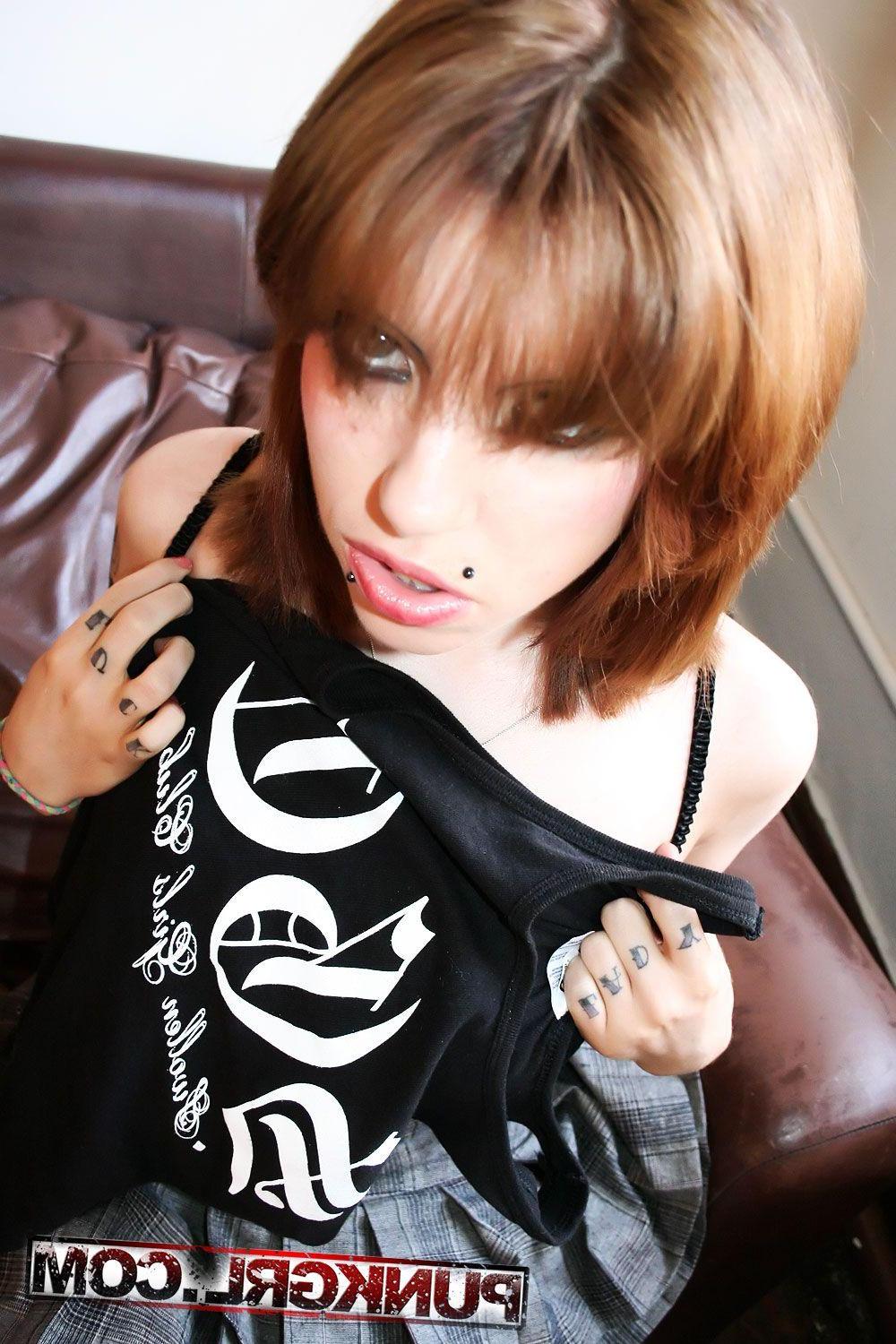 20P Pictures of hot punk girl Ragdoll showing her sexy legs and tits