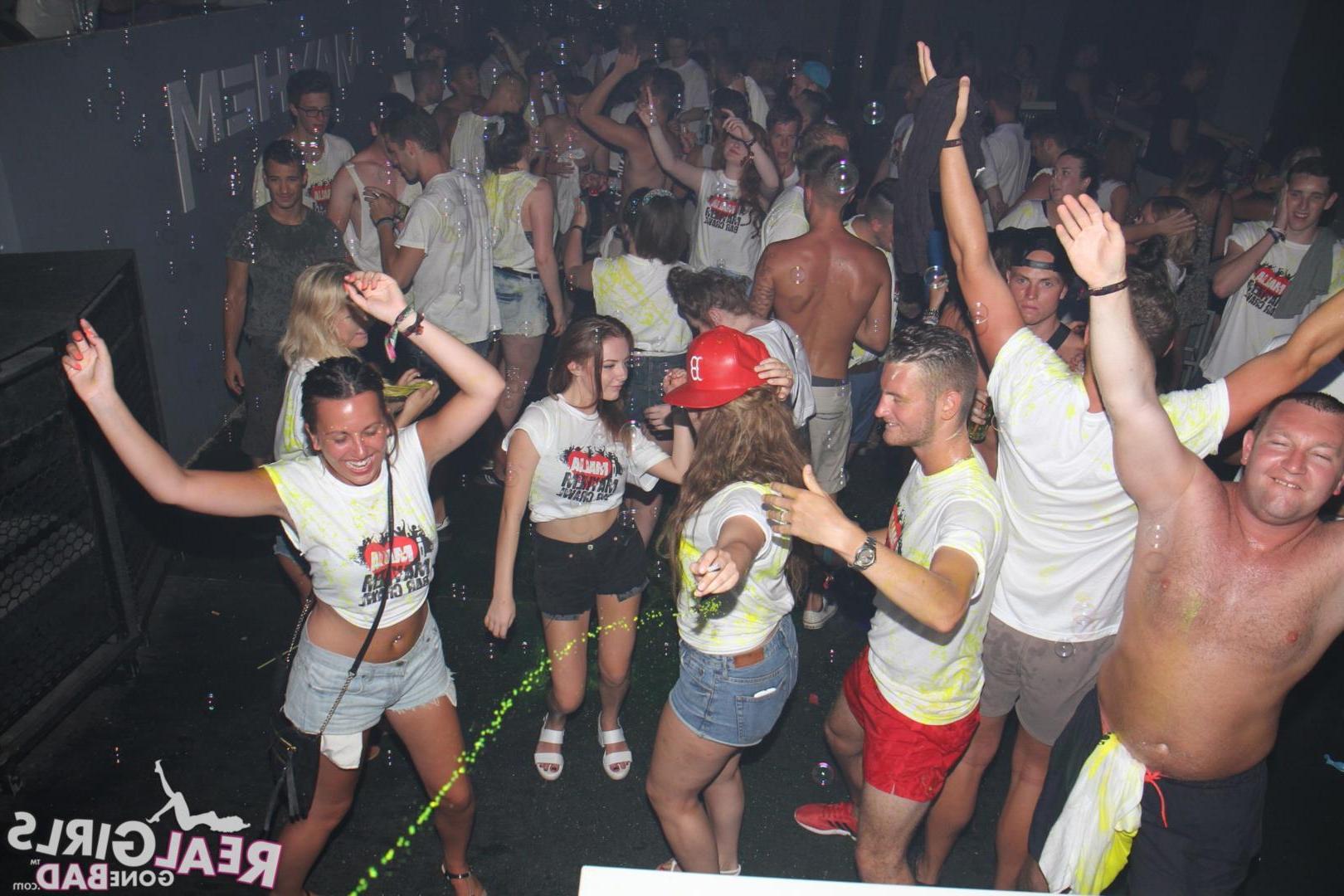 12P Hot college coeds party and go wild at a bar