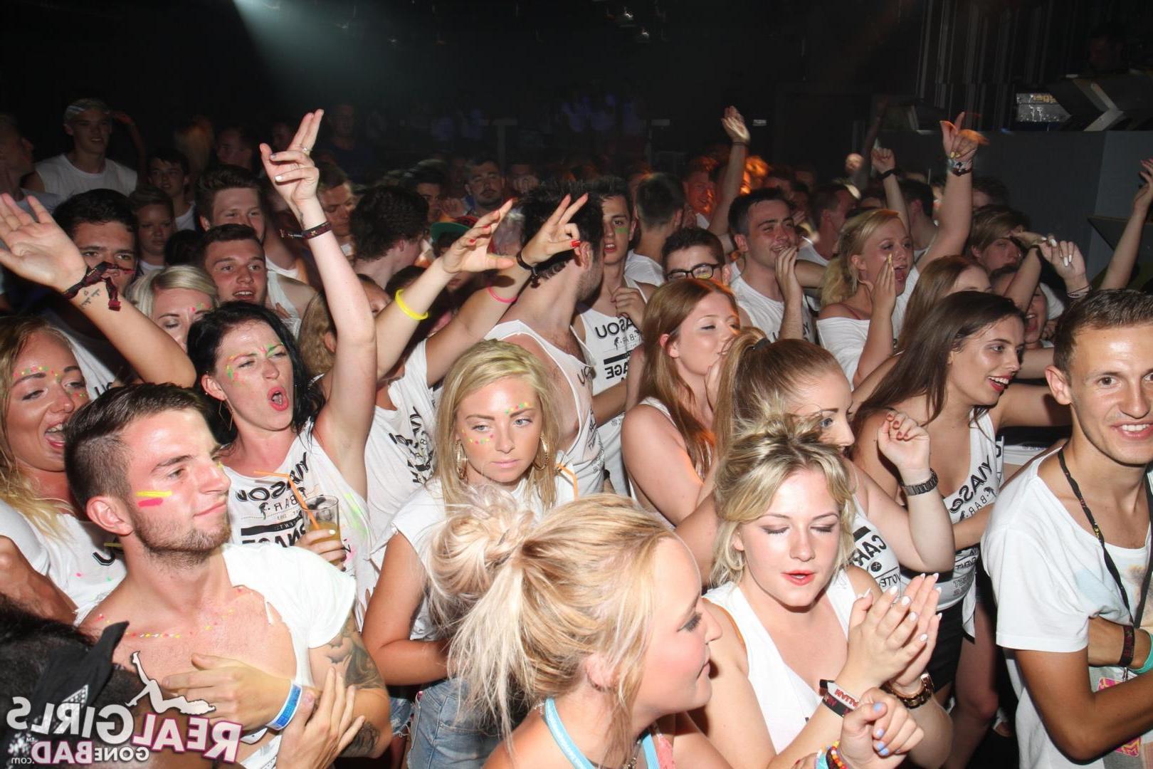 12P Various hot college friends go wild on a bar crawl