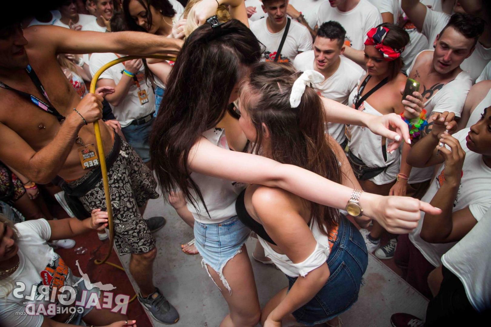 12P Hot college girls go wild at a bar