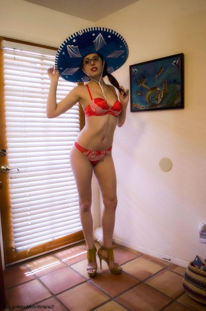 8P Sarah White puts on a Mexican hat and teases in her panties