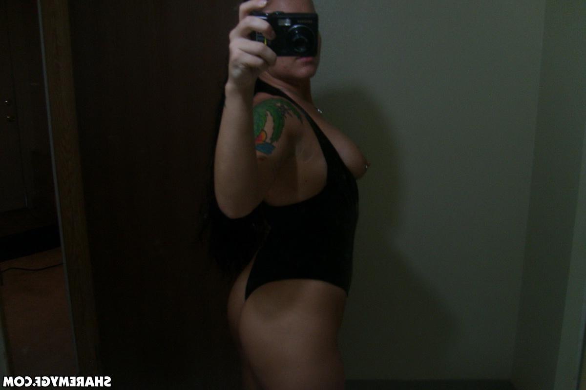 12P Curvy girlfriend takes selfshot pictures in her hotel room for you
