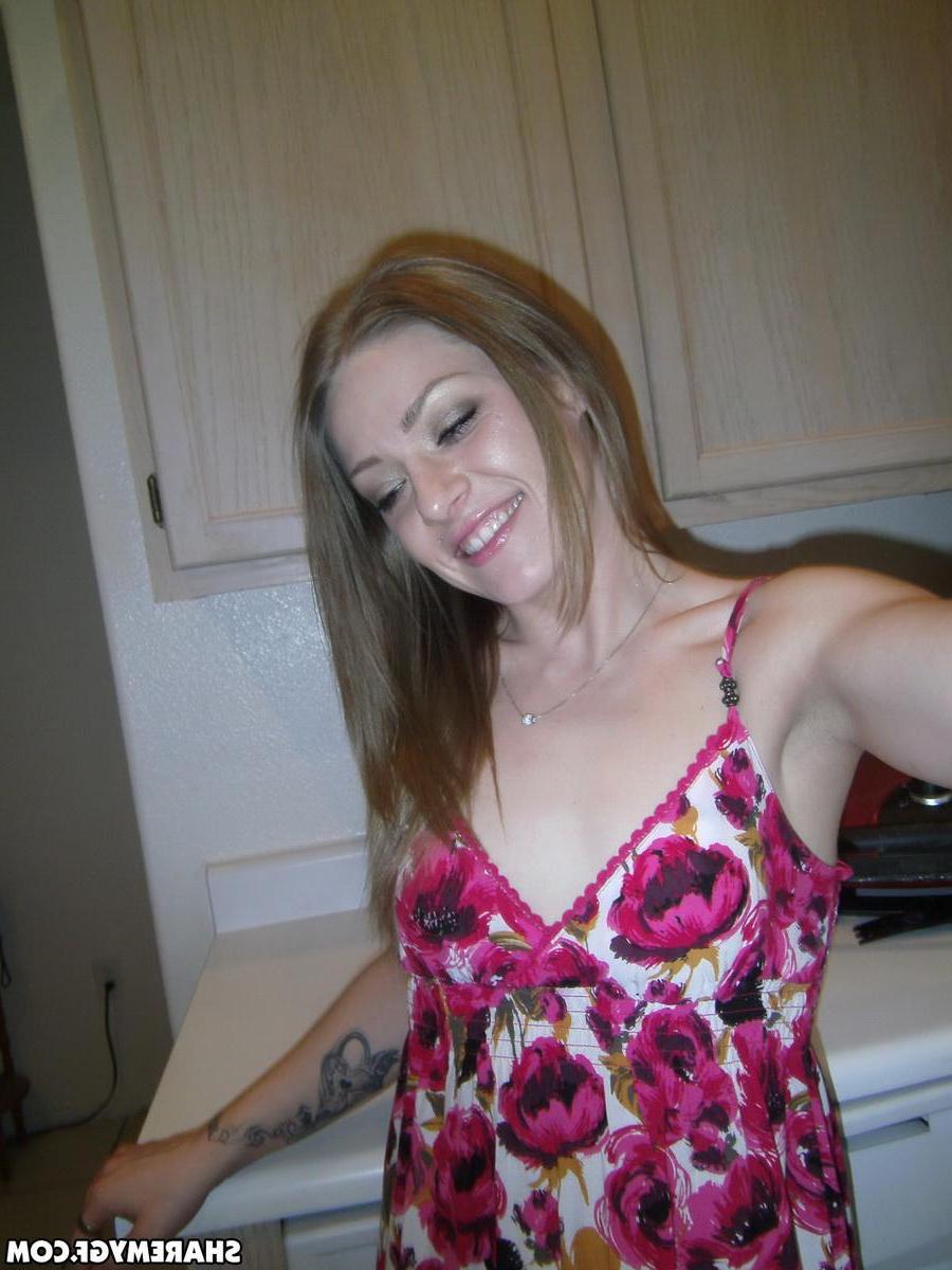 12P Slutty girlfriend lets her boyfriend take pictures of her with no panties on under her sun dress