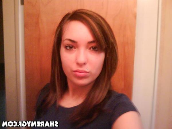 20P Hot girlfriend takes pics of herself just for you