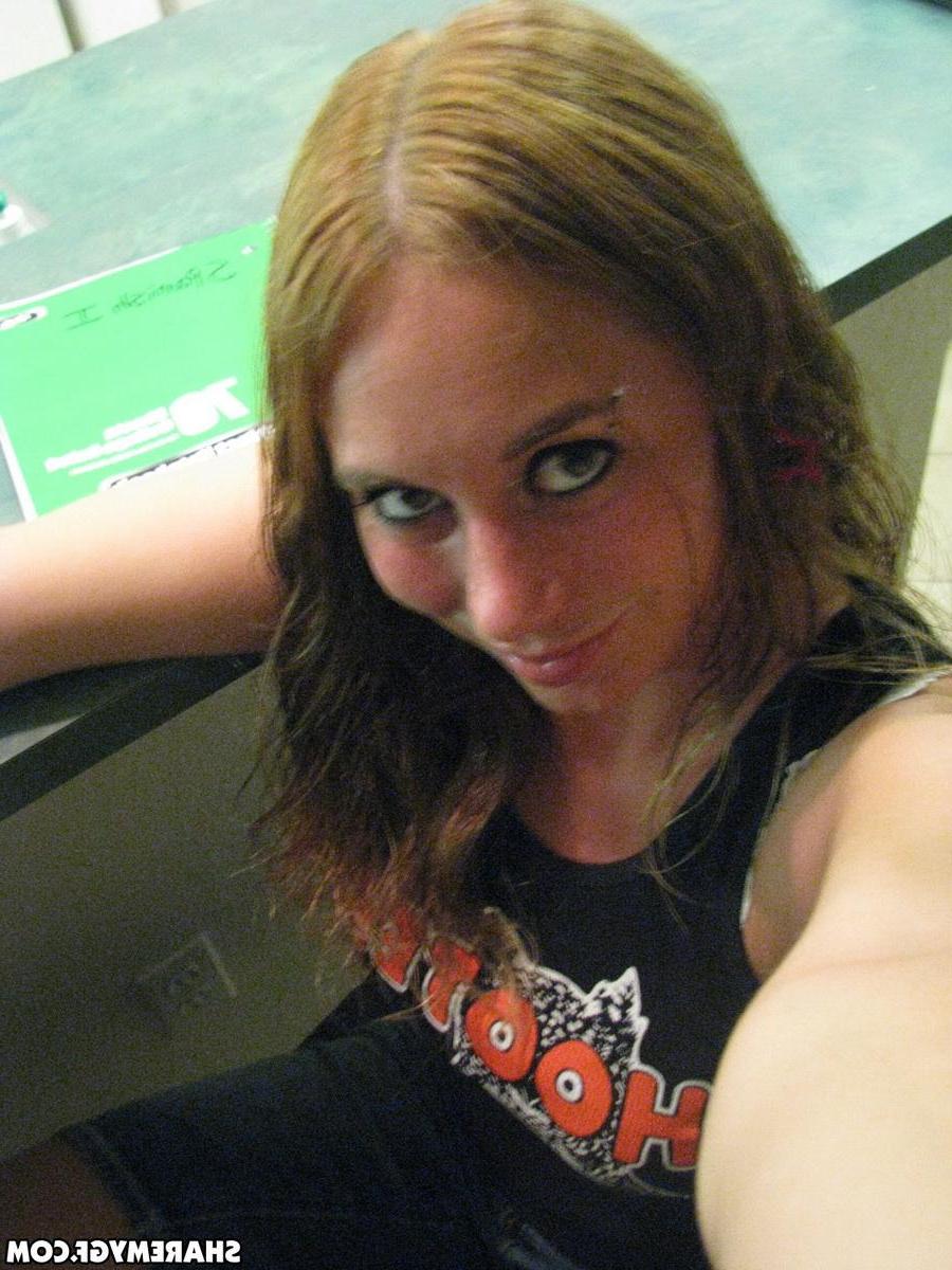 20P Hot girlfriend shares pics of her self with her friends
