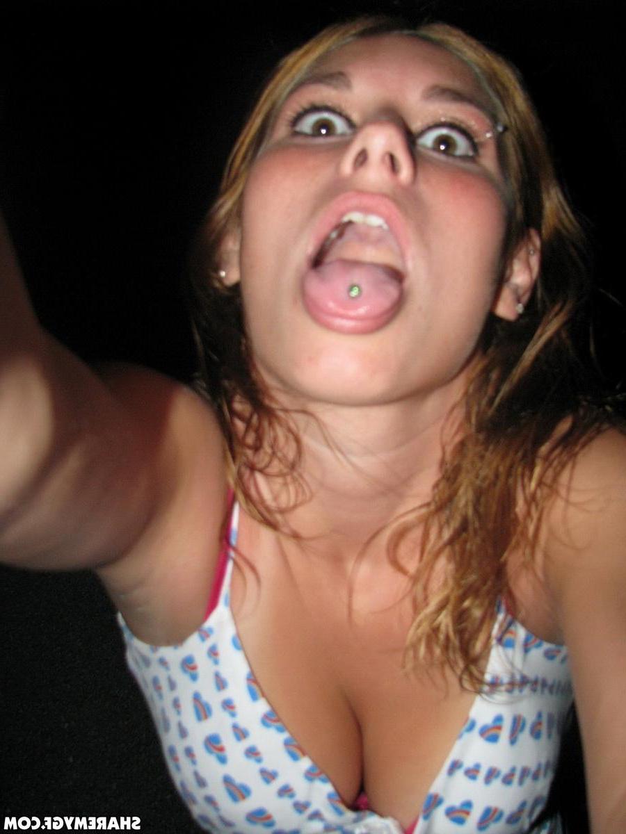 20P Hot girlfriend shares pics of her self with her friends