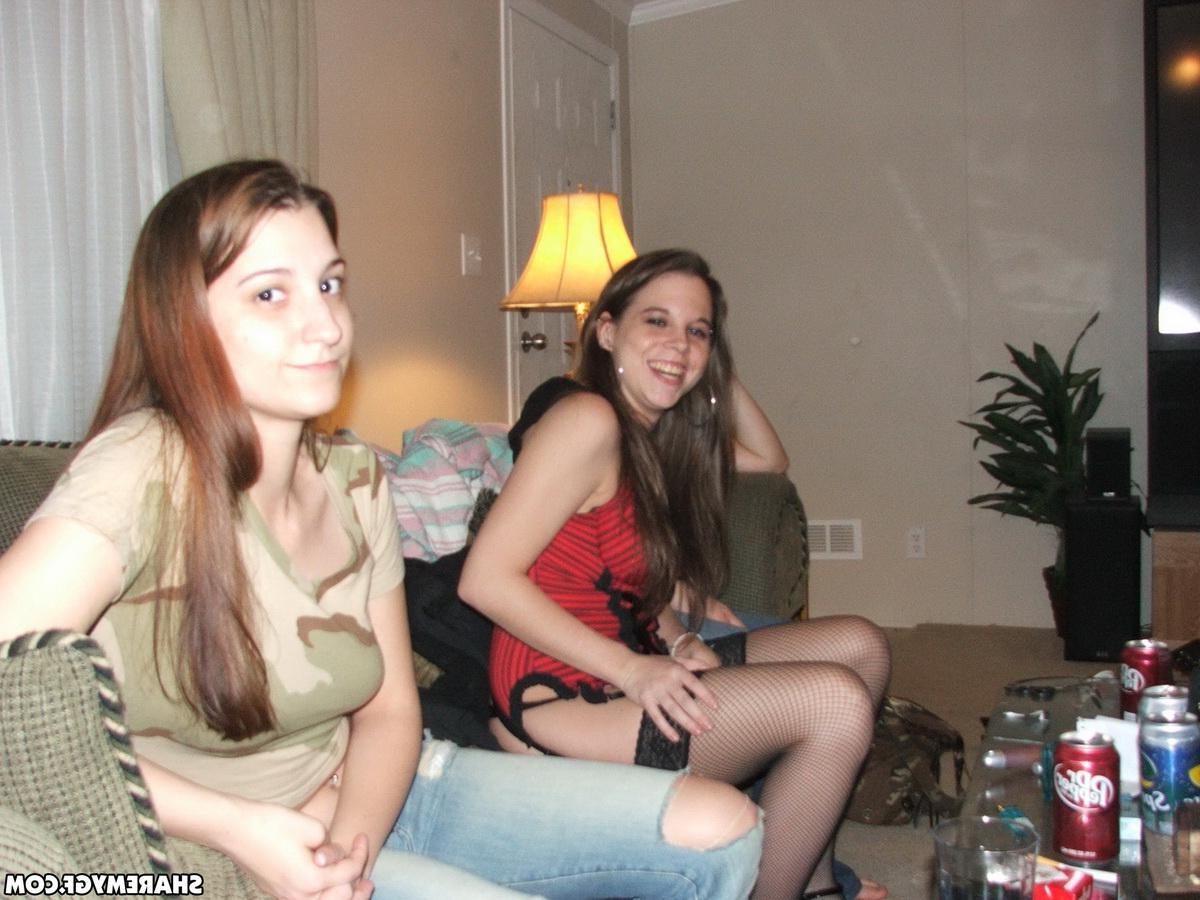 20P Amateur brunette girlfriend gets super naughty on camera