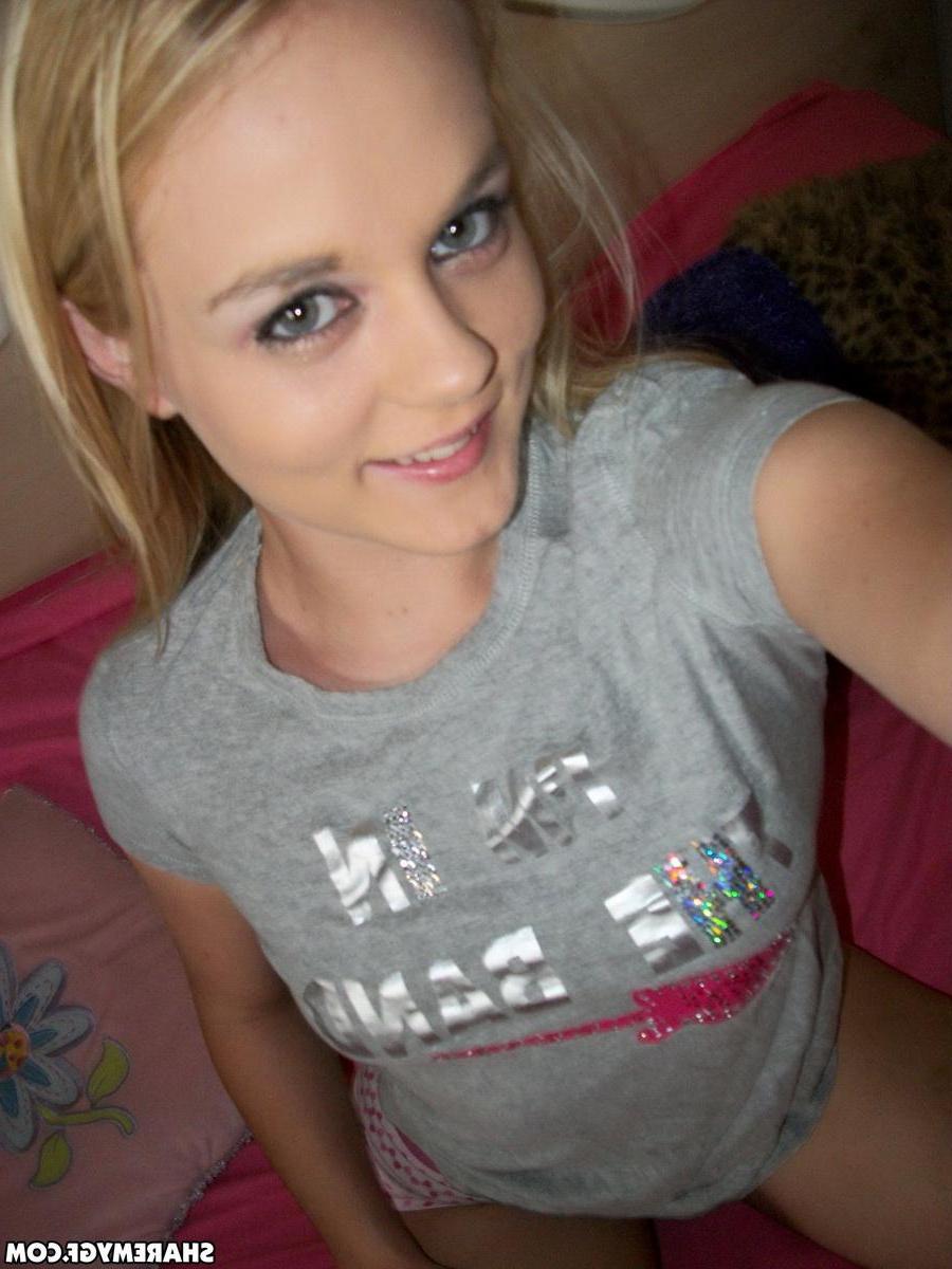 20P Hot blonde girlfriend flashes her perky tits and tight pussy just for you