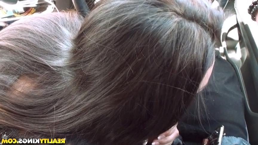 20P Amateur girl Paisley Parker gets fucked in a motel room