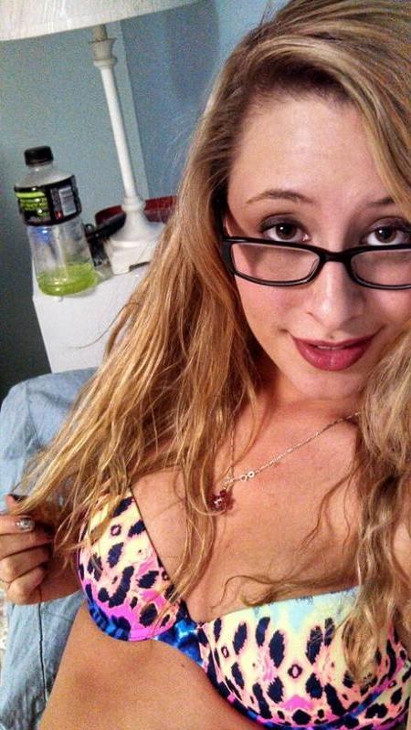 15P Wild college girls share some naughty selfies of their super hot bodies