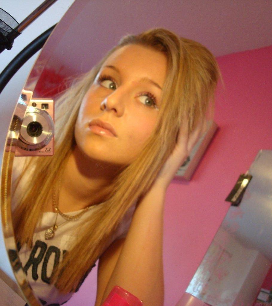 15P Pictures of hot teen coeds getting slutty on cam