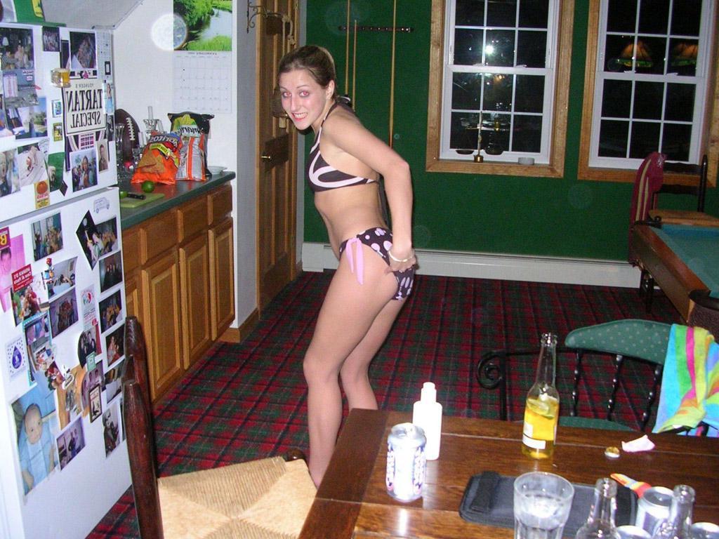 15P Pictures of hot teen girls taking pics of themselves