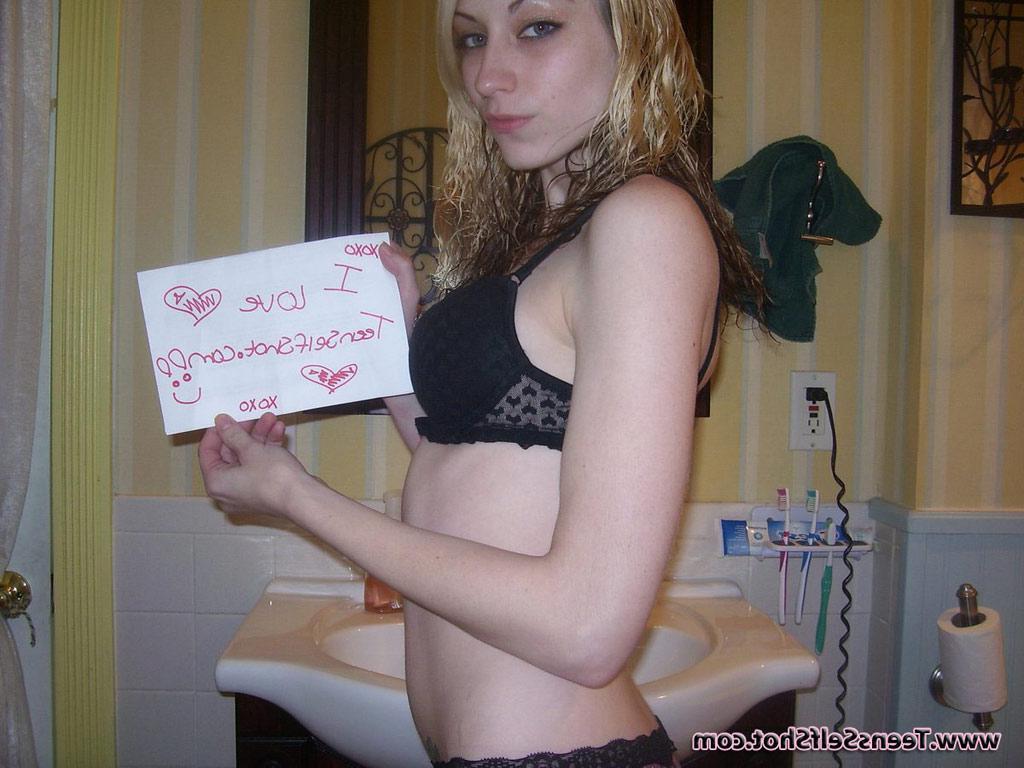 15P Pictures of a hot blonde girlfriend slutting out