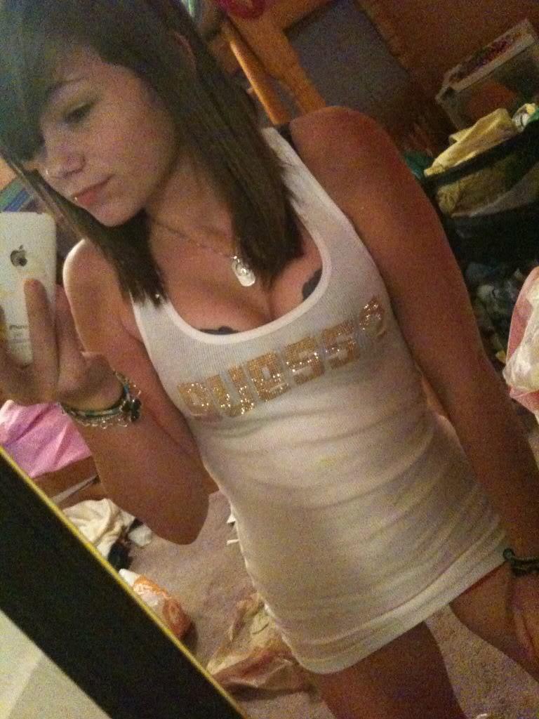 15P Pictures of a stunning amateur girlfriend taking pics of herself changing clothes
