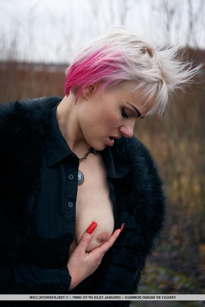 16P Ferggy gets chained up outside and touches herself