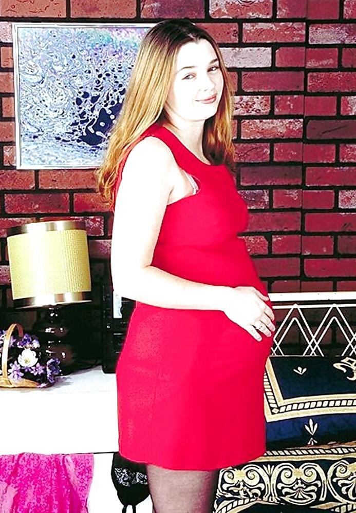 24P Cute Pregnant In Red