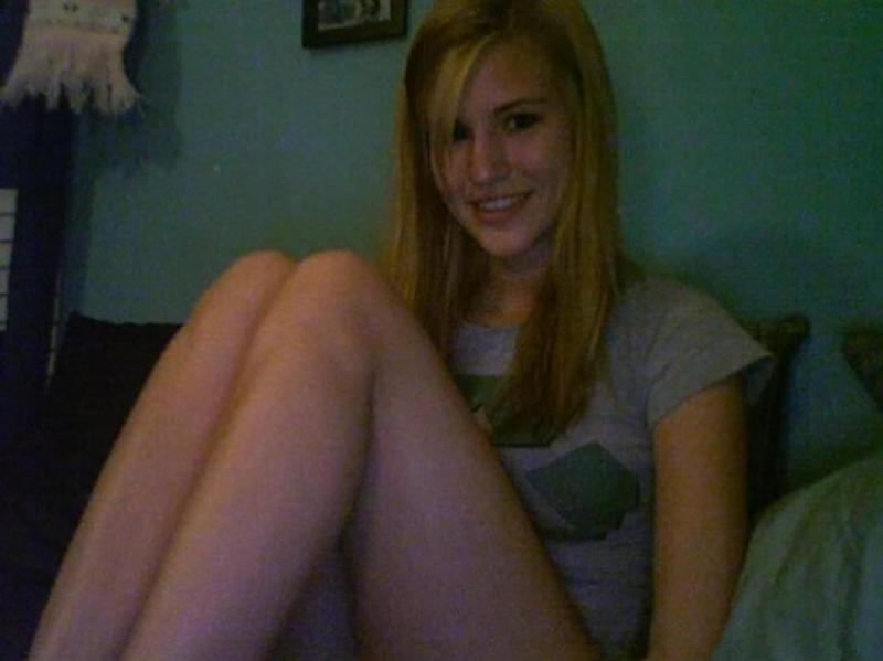 10P Horny blonde girlfriend spreading and playing with her smooth pussy