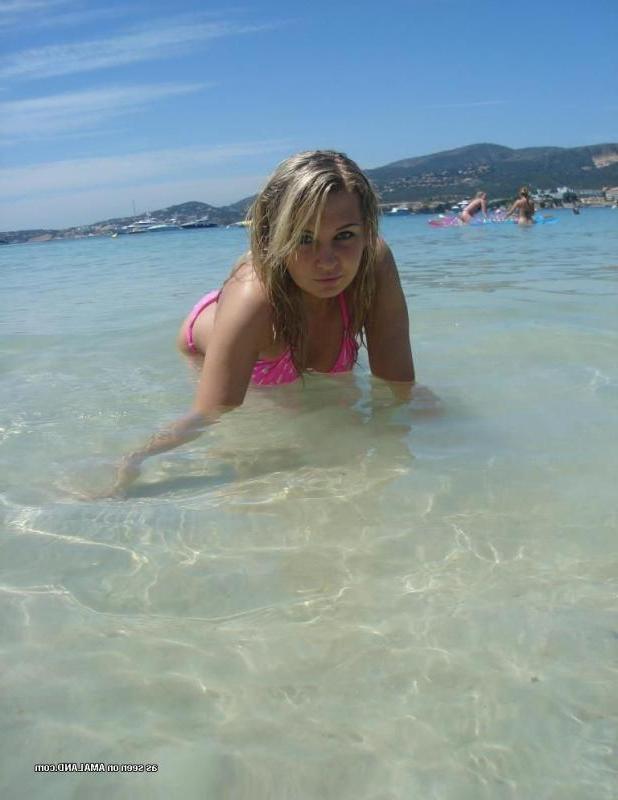 14P Sexy blonde bikini beach babe posing outdoors