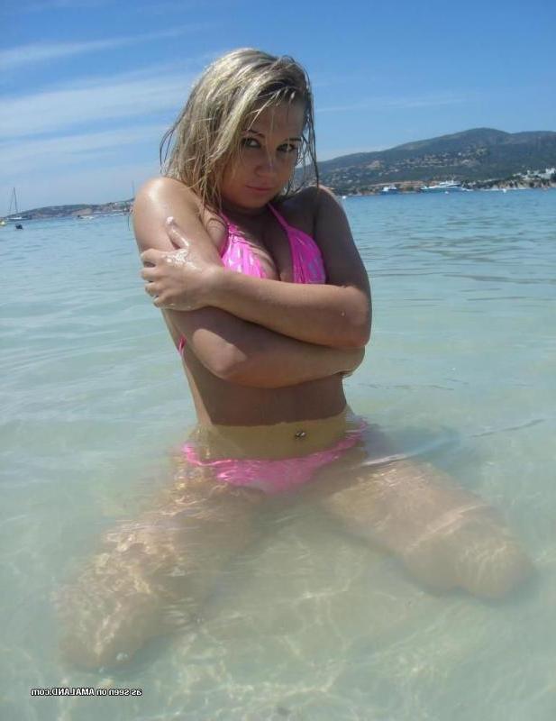 14P Sexy blonde bikini beach babe posing outdoors