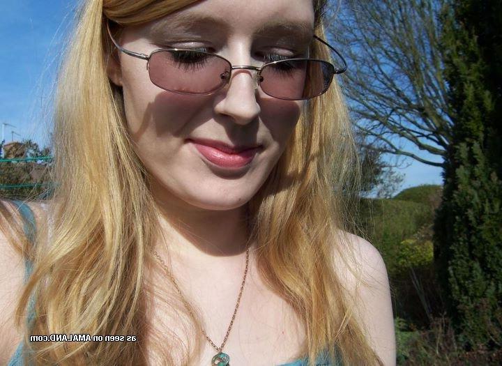 14P Pics of a gorgeous self-shooting redhead hottie with big tits and smooth pussy