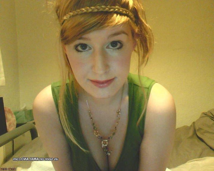 14P Pics of a gorgeous self-shooting redhead hottie with big tits and smooth pussy