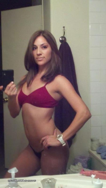 14P Pictures of a sexy brunette teen girlfriend taking pics of herself