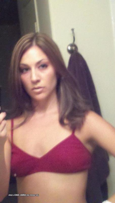 14P Pictures of a sexy brunette teen girlfriend taking pics of herself
