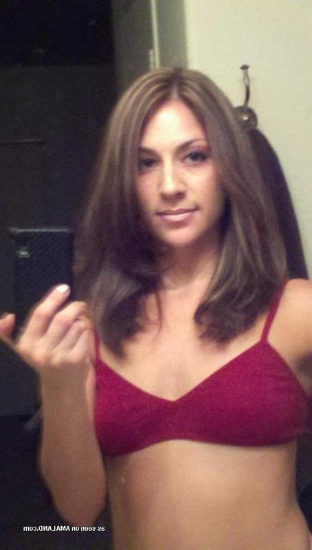 14P Pictures of a sexy brunette teen girlfriend taking pics of herself