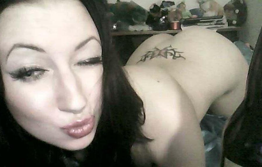 15P Pictures of a hot brunette girlfriend with a camera