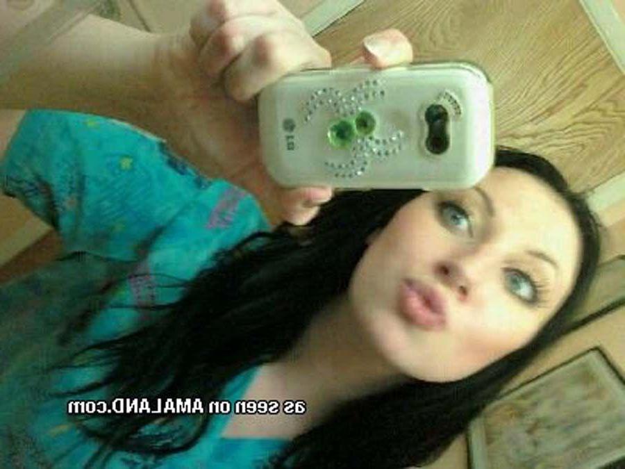 15P Pictures of a hot brunette girlfriend with a camera