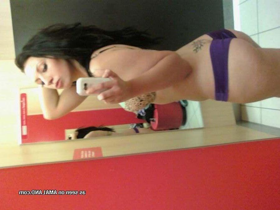 15P Pictures of a hot brunette girlfriend with a camera