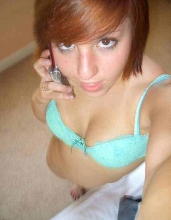 14P Pictures of hot teen girls showing their bodies on camera