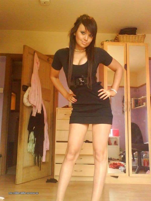 15P Pictures of a hot teen girl exposing herself on camera