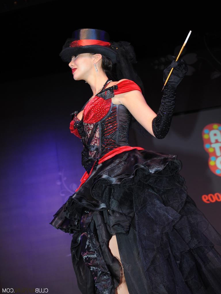 15P Katsuni at an adult awards expo