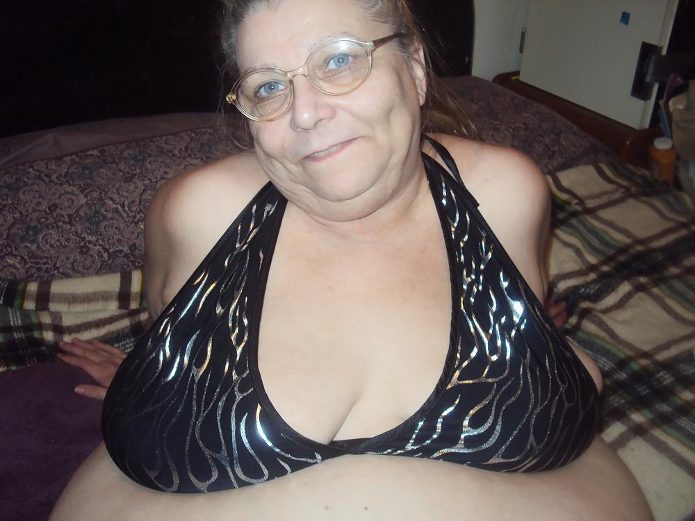 7P Wating 4 u in sexy bra 