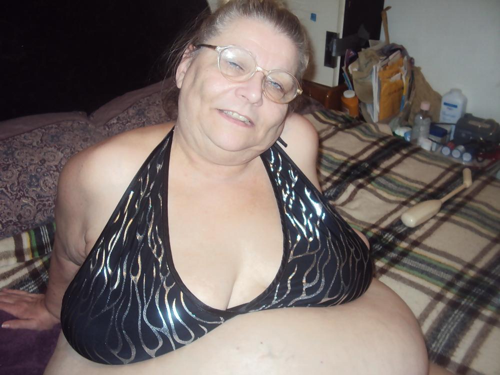 7P Wating 4 u in sexy bra 