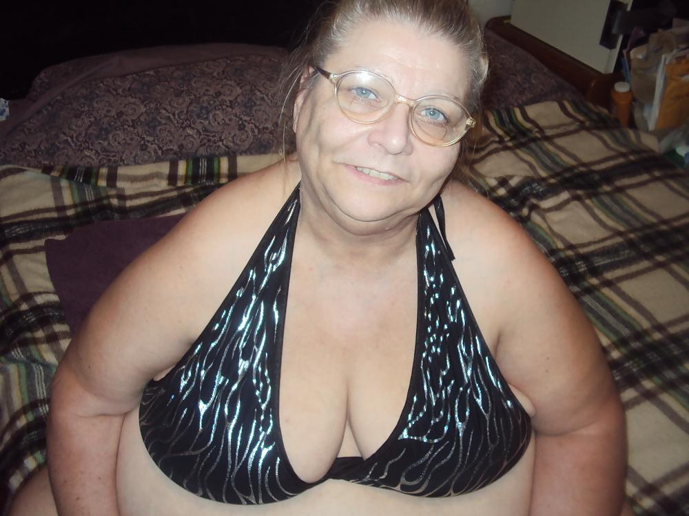 7P Wating 4 u in sexy bra 