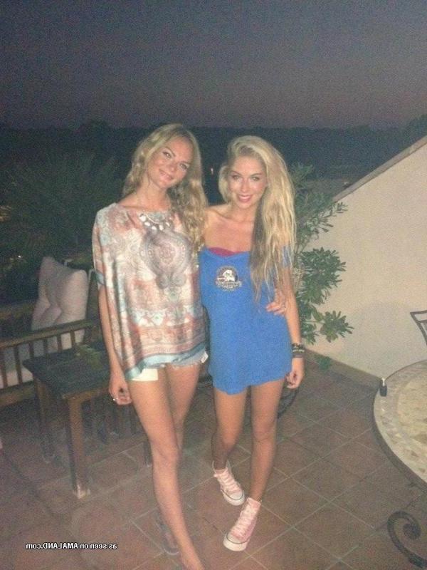 14P Amateur sexy chick's hot non-nude vacation pics