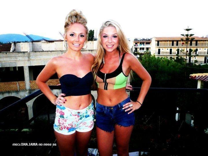 14P Amateur sexy chick's hot non-nude vacation pics
