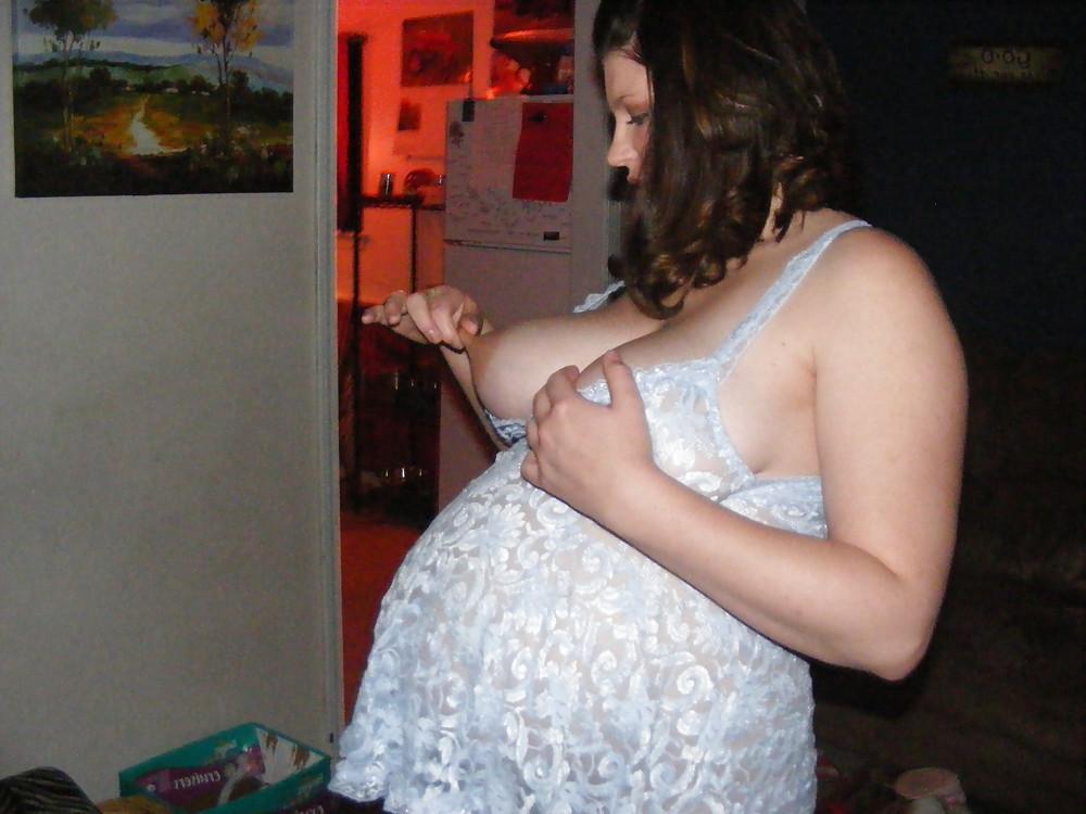 16P Pregnant Slut From SmutDates.com