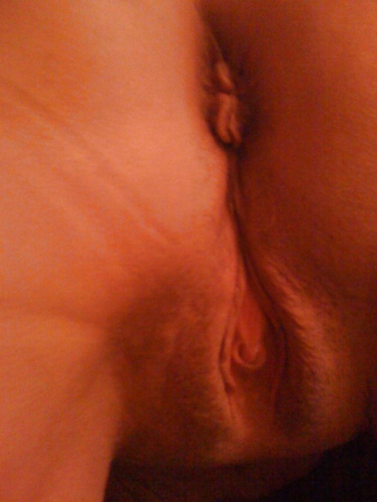 25P Mature Cheating Wife's Phone Pics